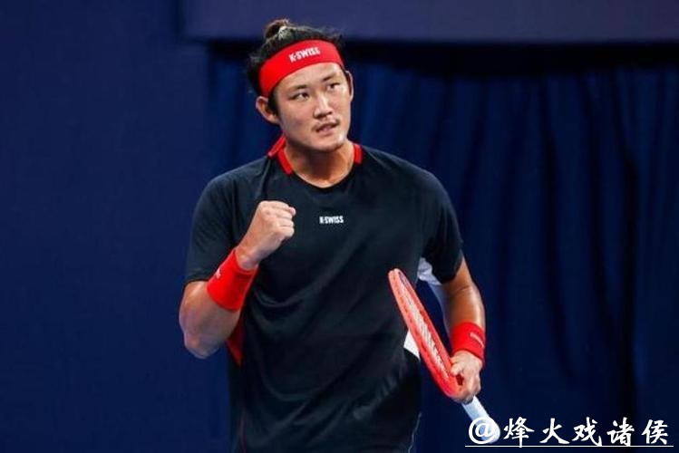澳网首轮吞败仗，张之臻“登山”道阻且长